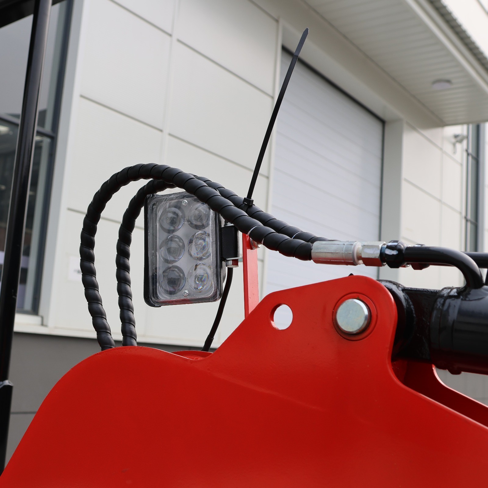 FREE SHIP 1.4Ton Diesel Mini Excavator Kubota Crawler Hydraulic Thumb Digger USA