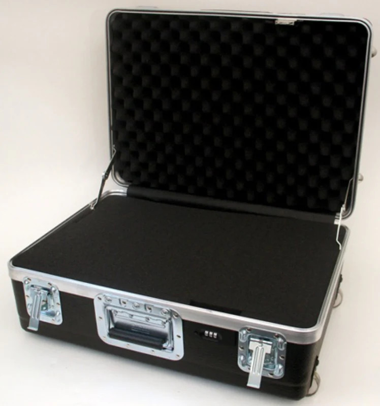 221609AH – PLATT LUGGAGE – HEAVY-DUTY ATA CASE WITH WHEELS AND TELESCOPING HANDL