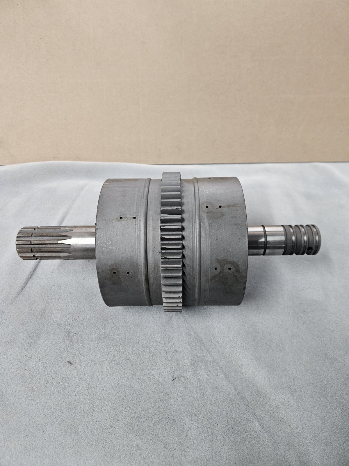 241484 Clark Dana Transmission clutch drum New With Partial Kits