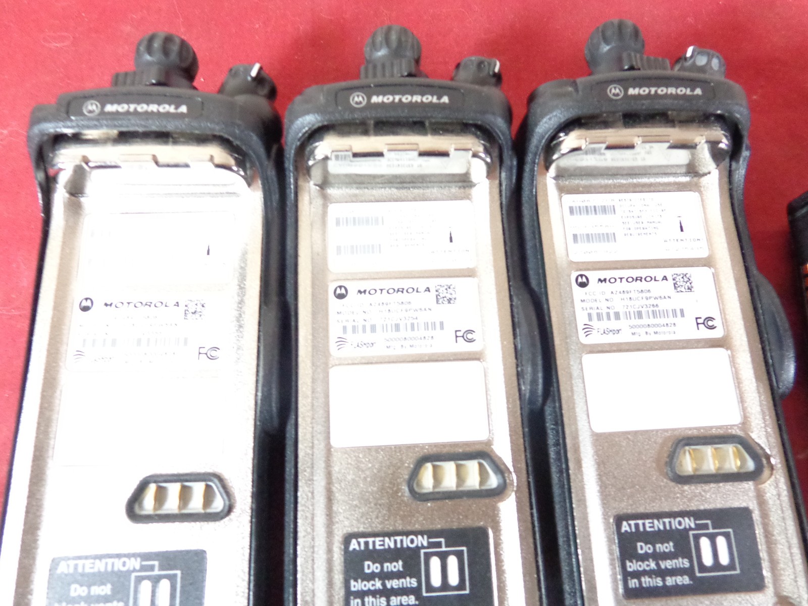 6x Motorola XTS5000 700/800 P25 Radio H18UCF9PW6AN Actual Photo’s w/ charger/ant