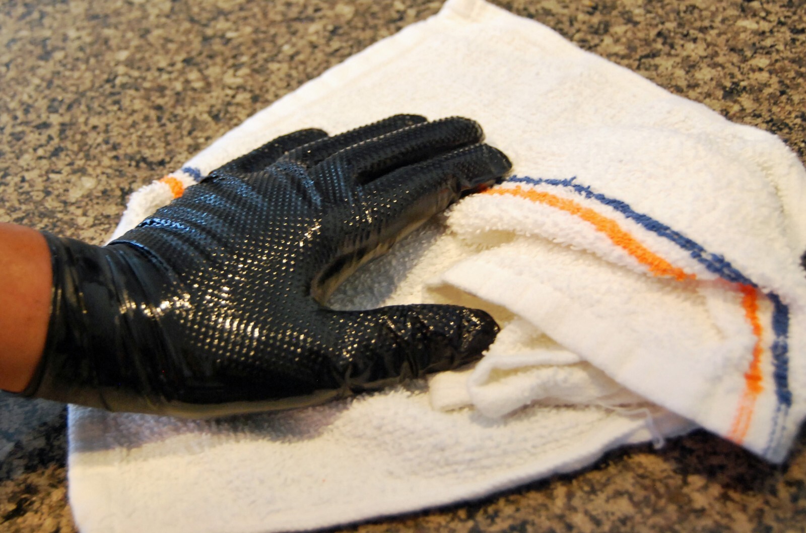 6 MIL BLACK NITRILE GLOVES WITH RAISED DIAMOND TEXTURE, HEAVY DUTY CASE OF 1000