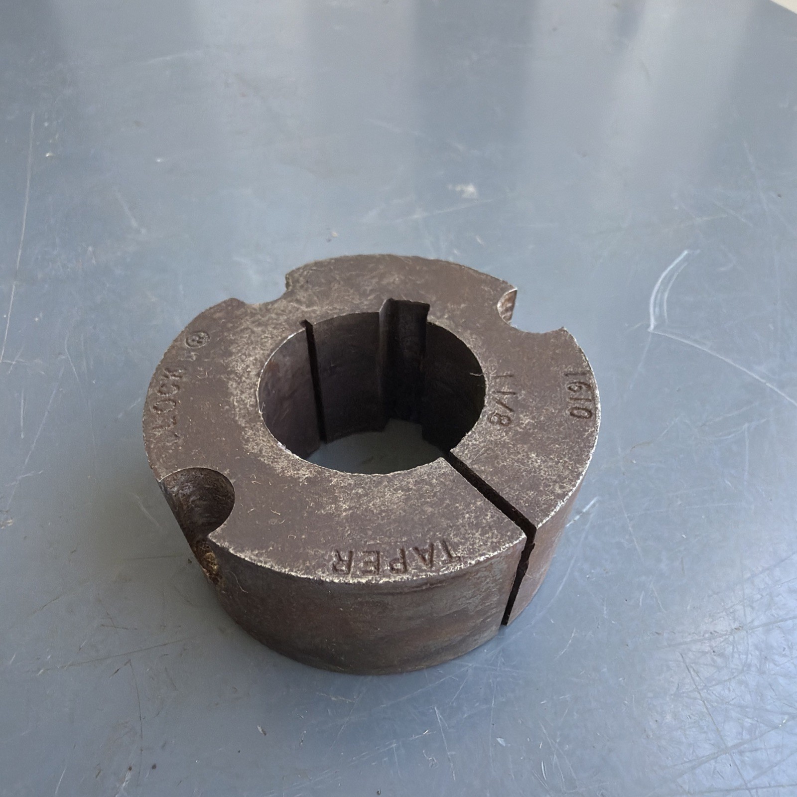 Unbranded 1610 1-1/8 Taper-Lock Bushing, 1 1/8″ Bore, W/ Keyway – USED