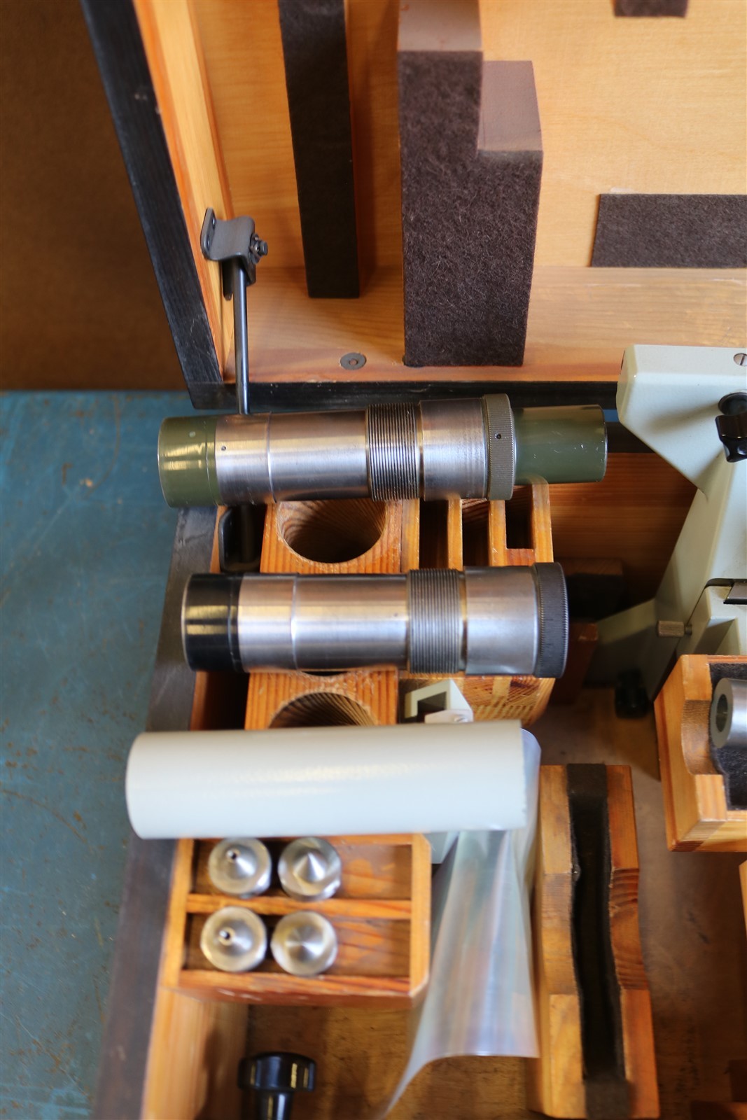 Carl Zeiss Jena comparator Or Microscope Acessory Kit ? – – – E2999