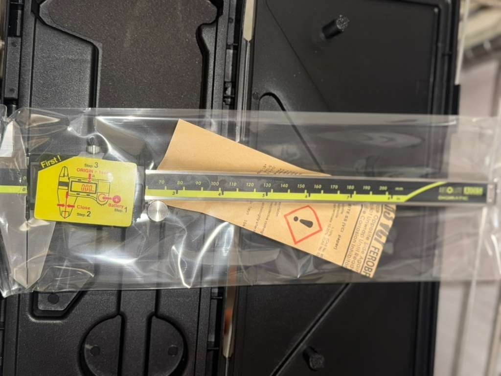 [USA SELLER] Mitutoyo 500-196-30 | 6″ / 150mm Absolute AOS Digital Caliper