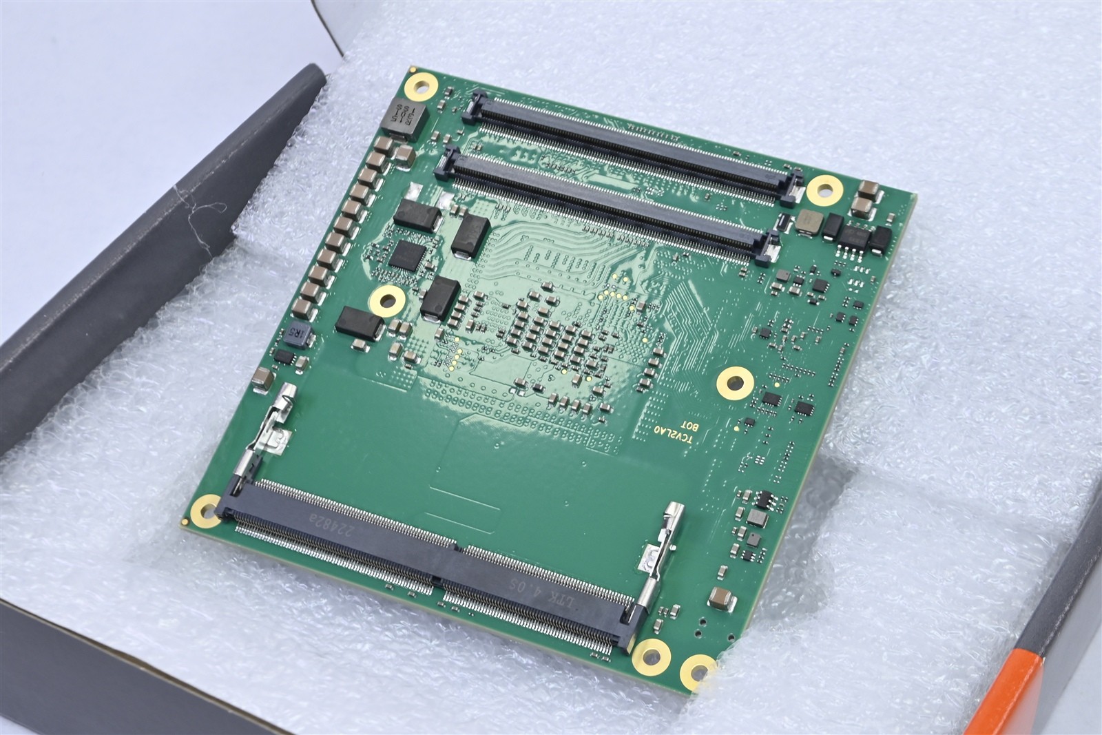 Congatec 050503 COM Express Compact Module with AMD Ryzen V2516