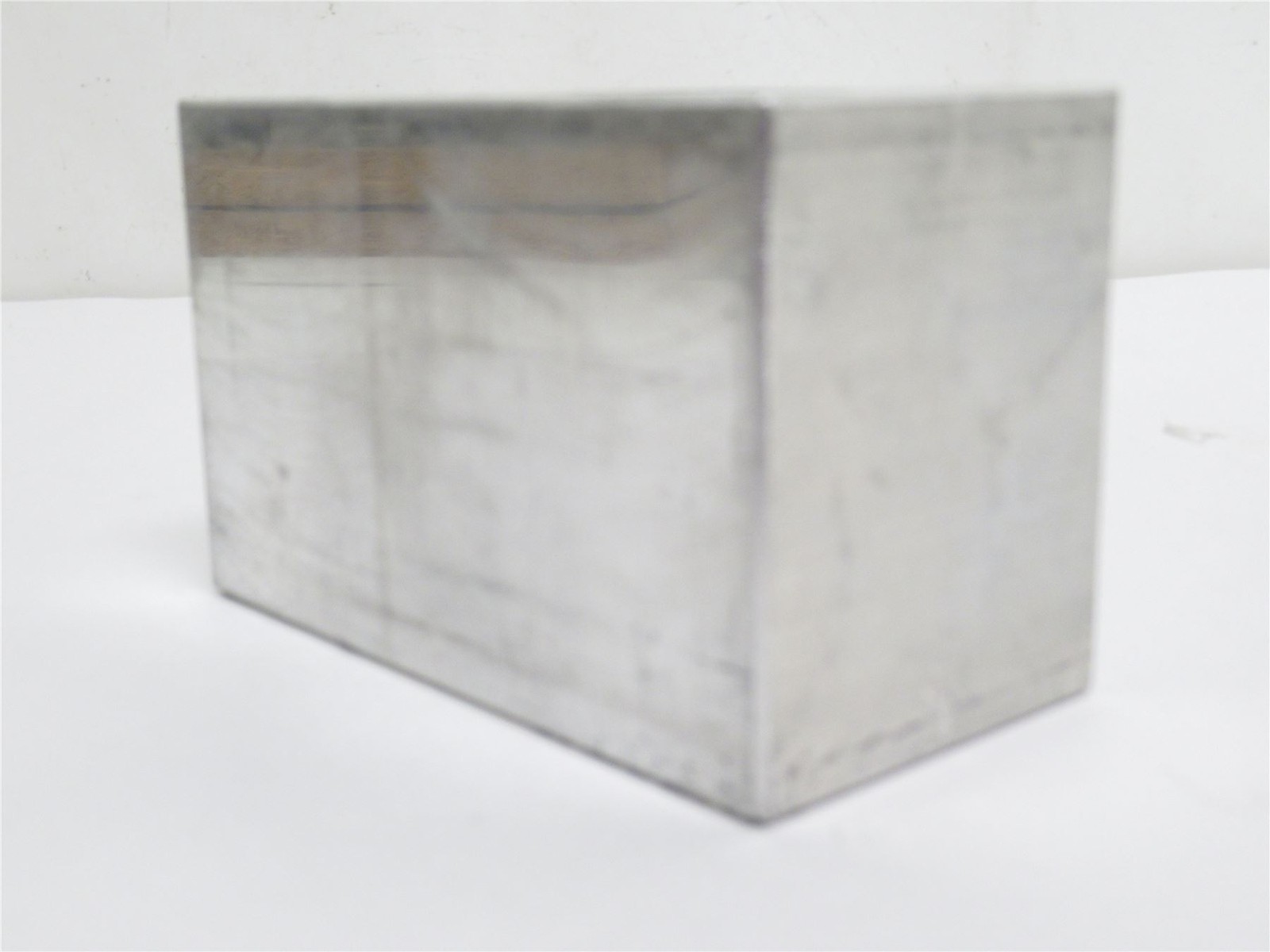 235717 New-No Box; Engineered solutions 6016684C Hydraulic Manifold Block