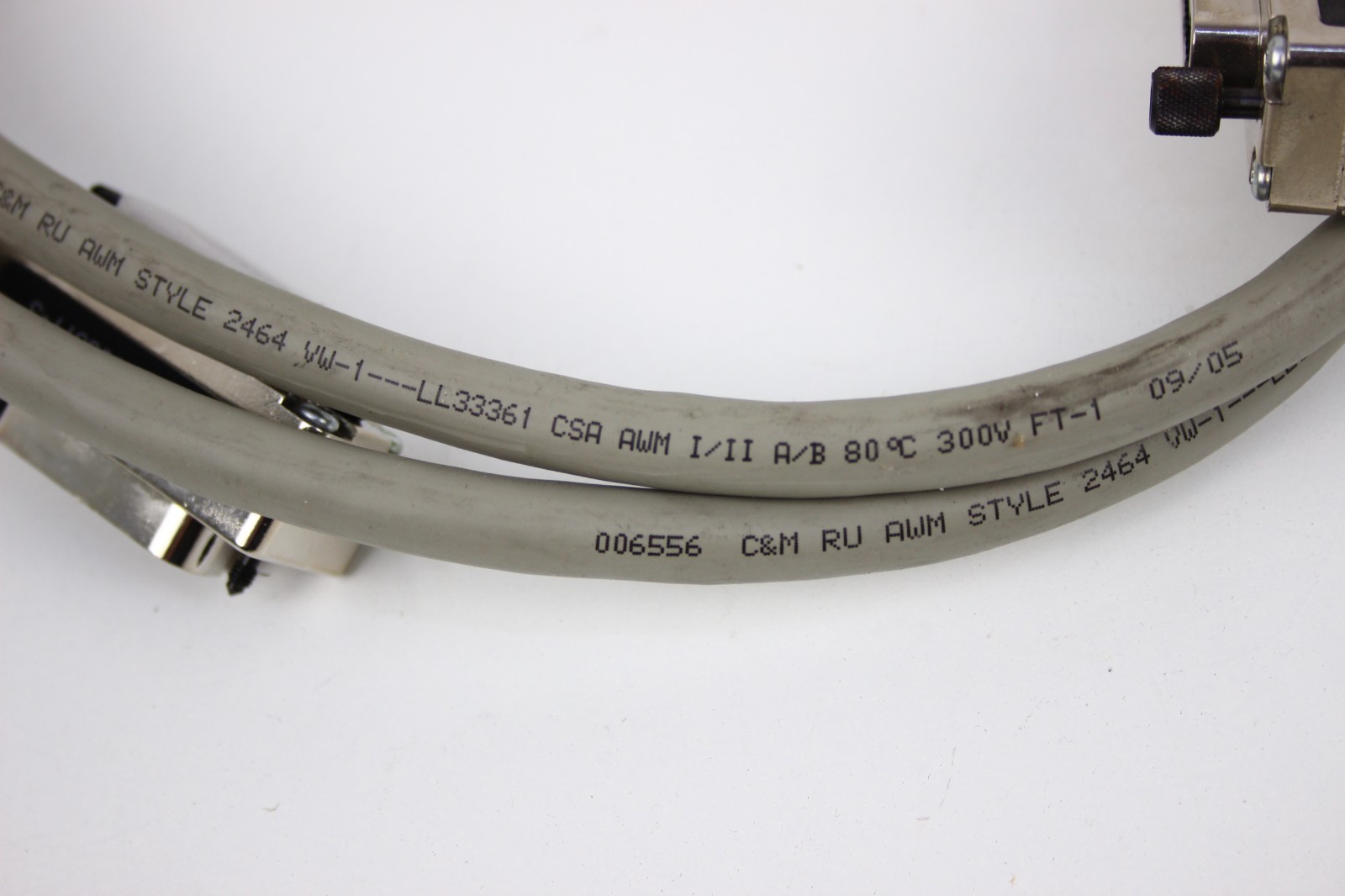 AMP 553577-3 IEEE-48 2 Meter/ 6′ Long 24 Position EMI Shield