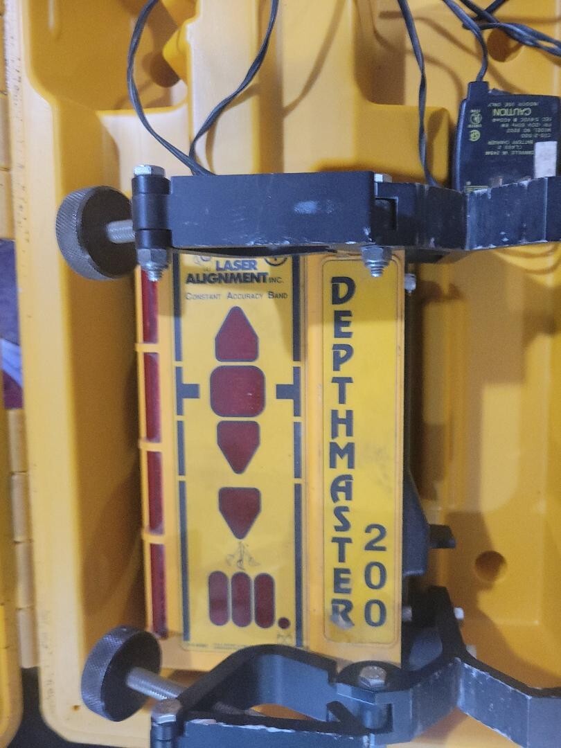 Depthmaster 200r Excavating Needs battery