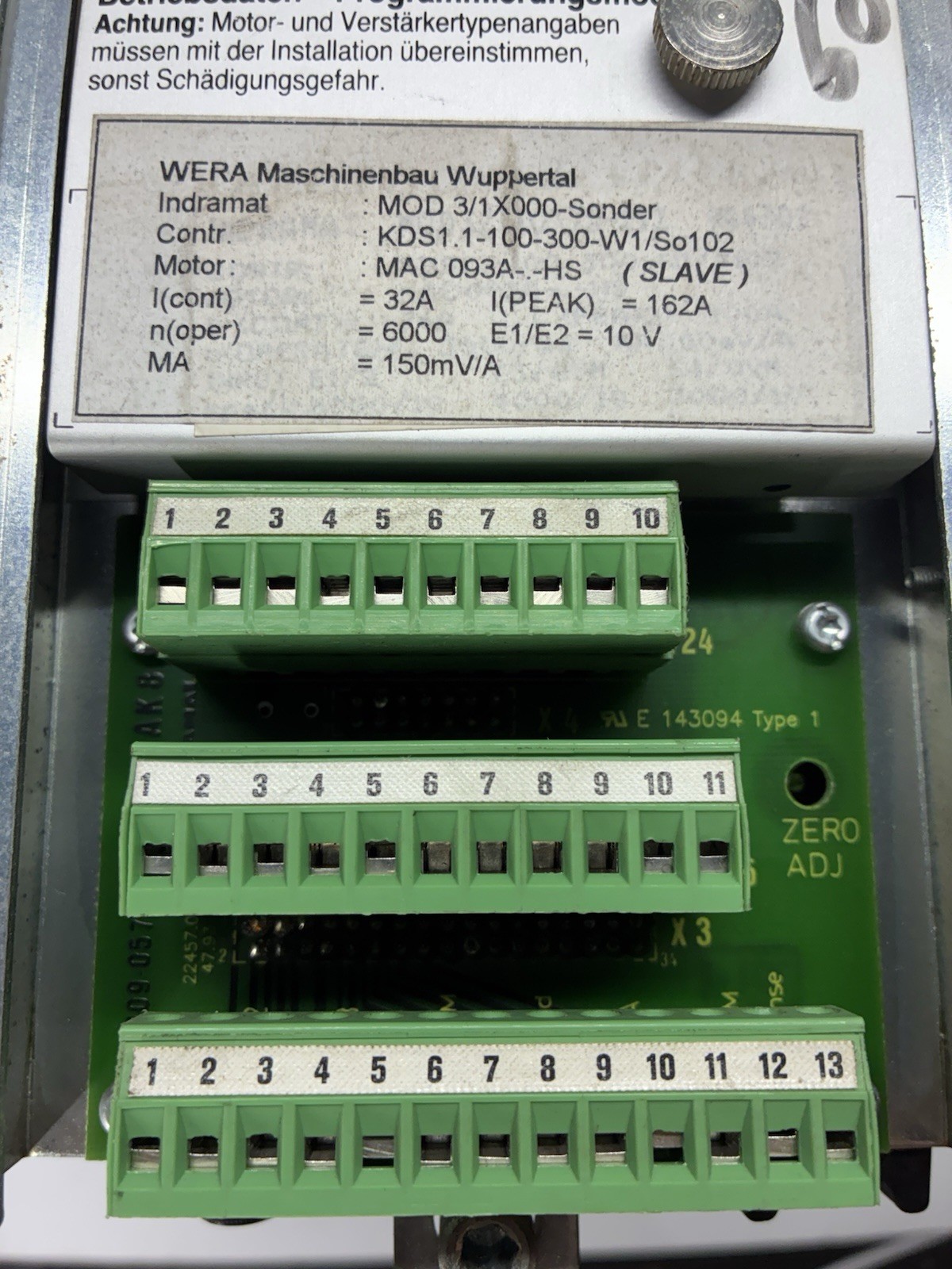 INDRAMAT KDS 1.1-100-300-W1-220 AC SERVO CONTROLLER
