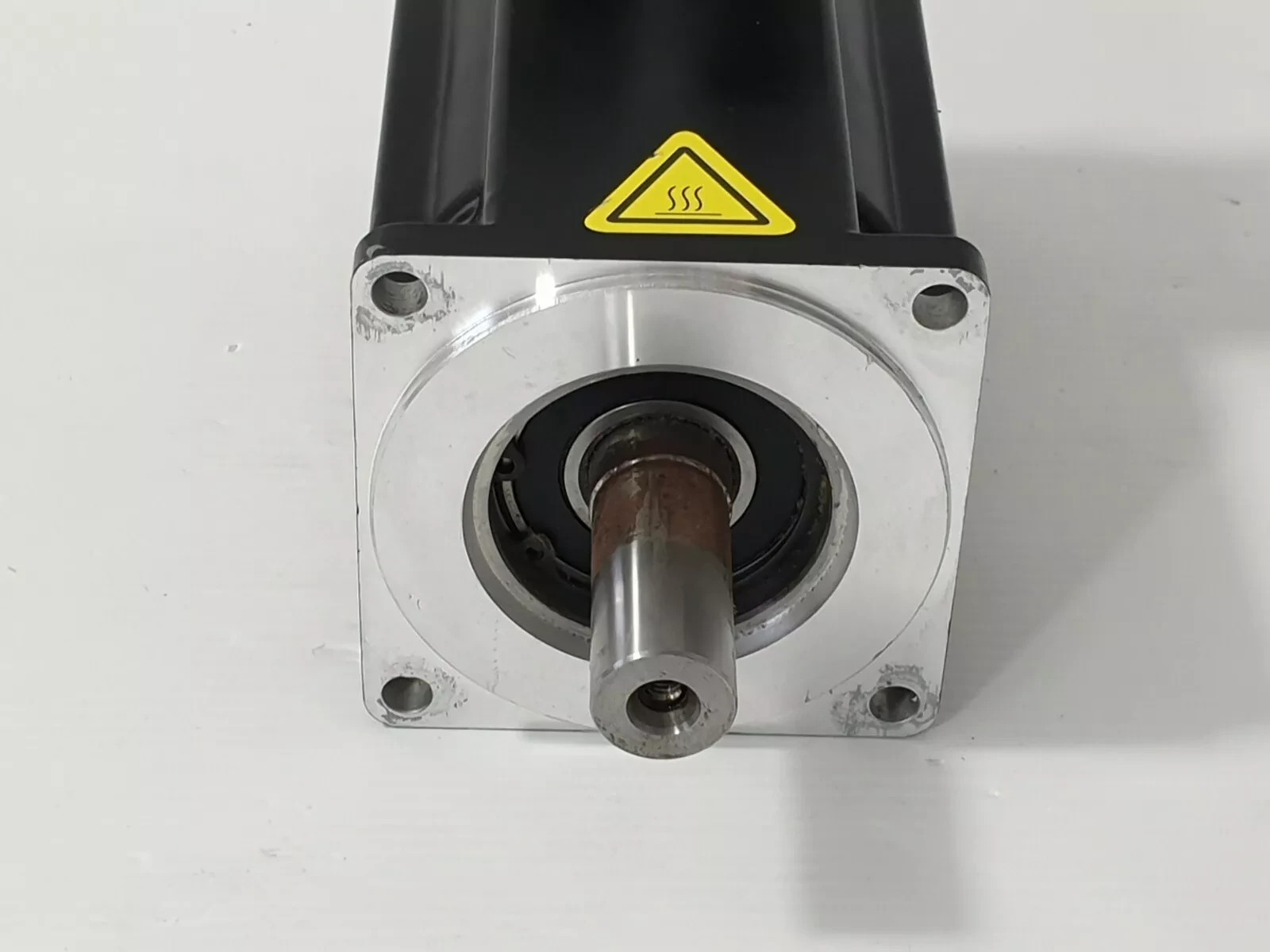 B&R 8JSA42.R0035D000-0 REV_C0 SERVO MOTOR IN 2.18 A IO 2.74 A 560-VDC NN 3500MIN