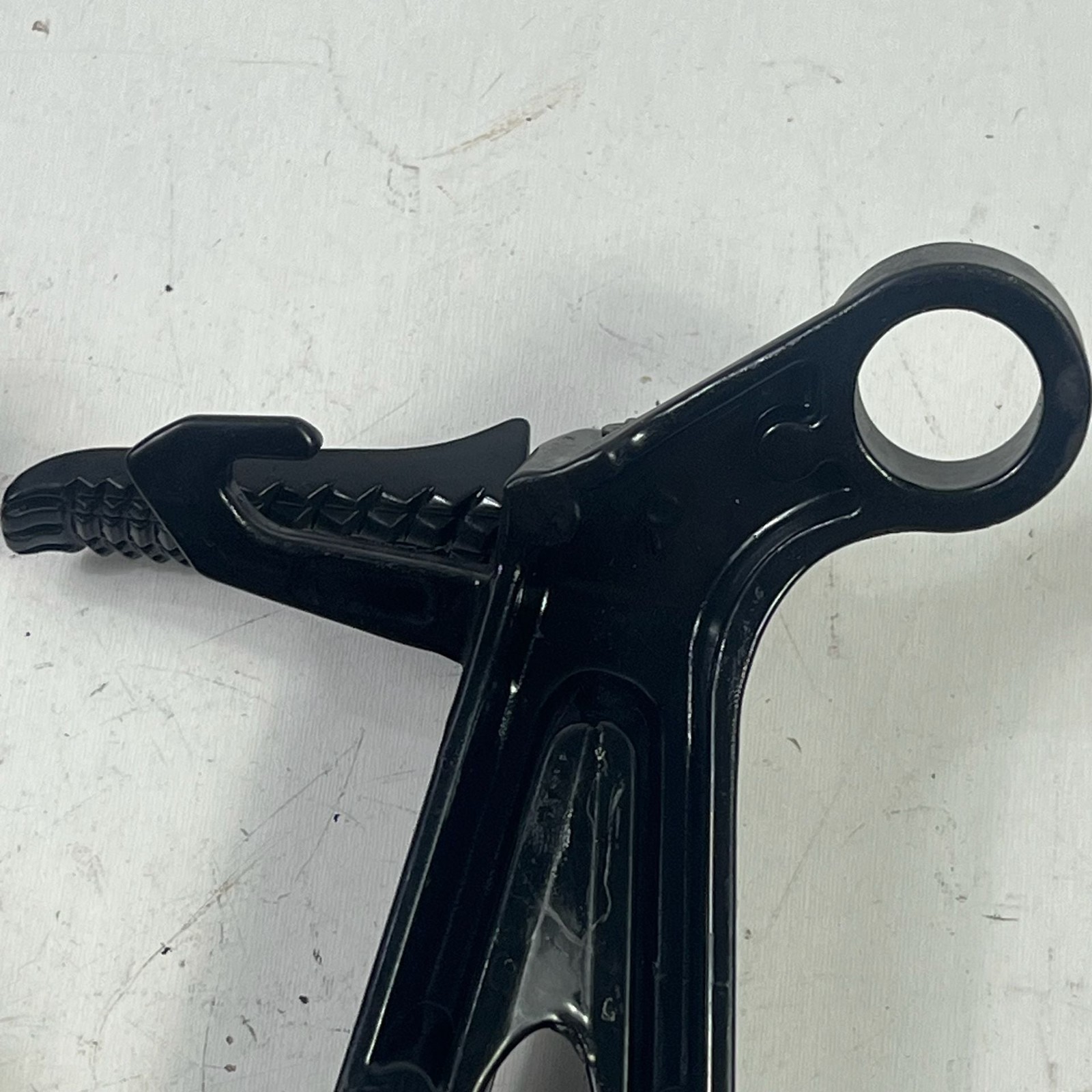 2006-2007 Suzuki GSXR 600 750 OEM Rear Passenger Foot Pegs Brackets Pair