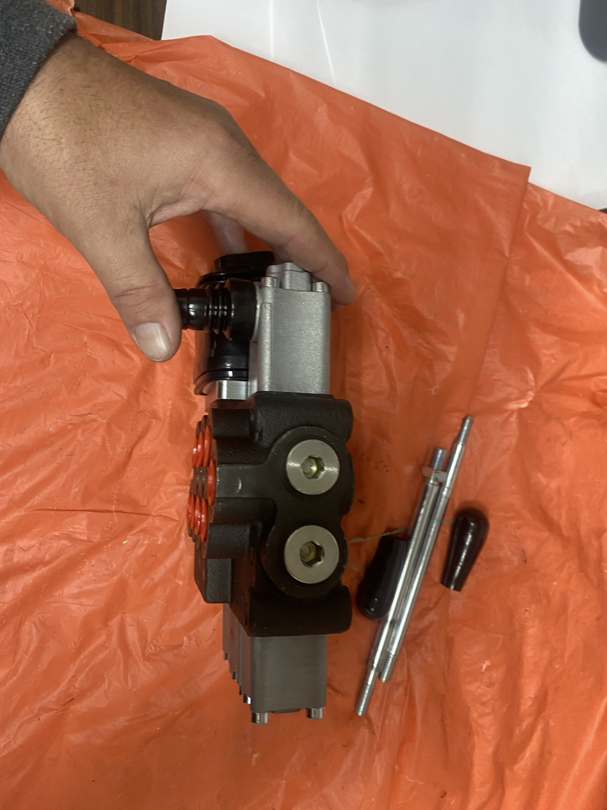 China Chinese Walk Behind Skidsteer Triple Valve