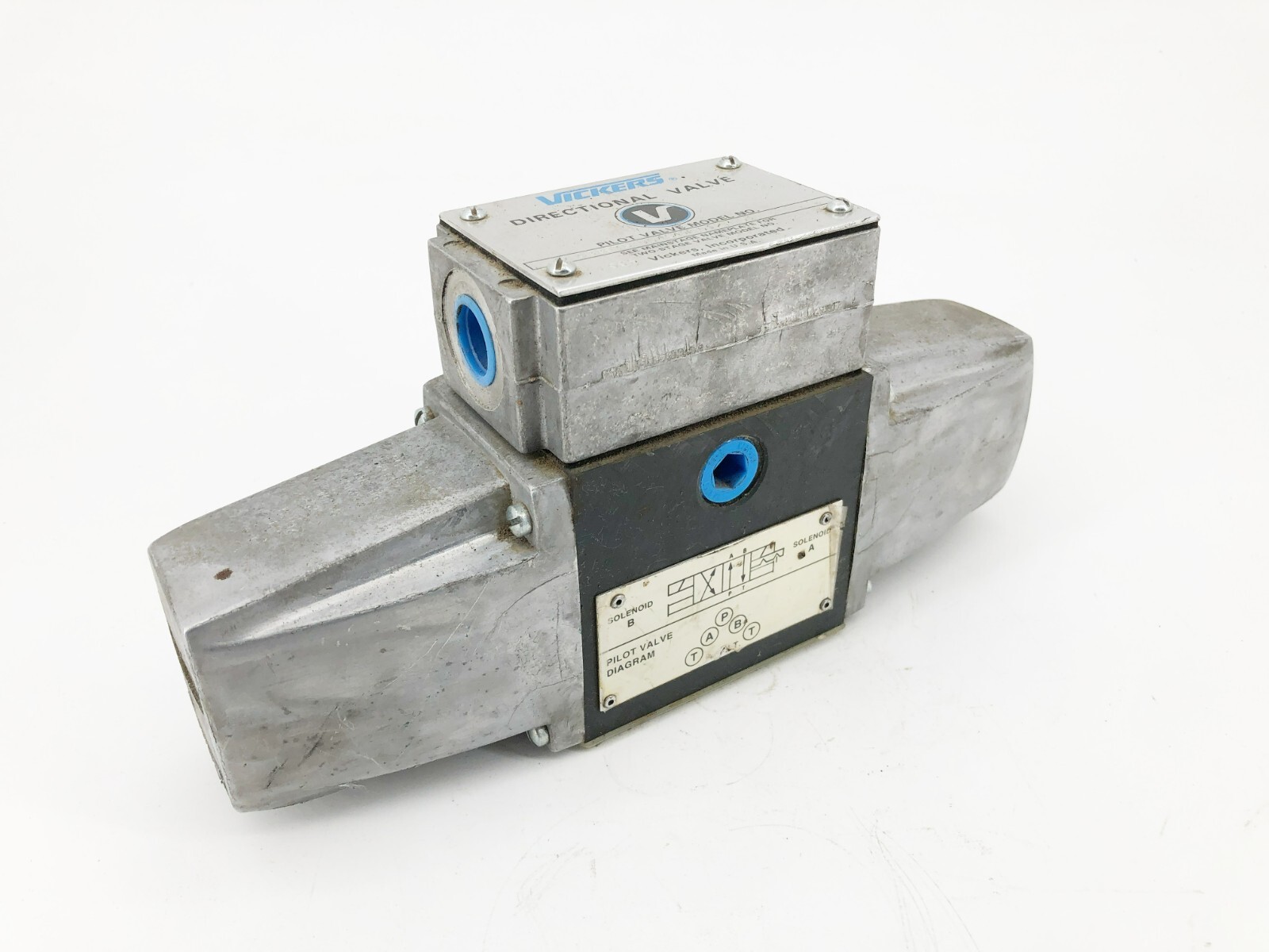New Vickers DG4S4W-012N-51 Directional Control Valve 115V .61A 433976
