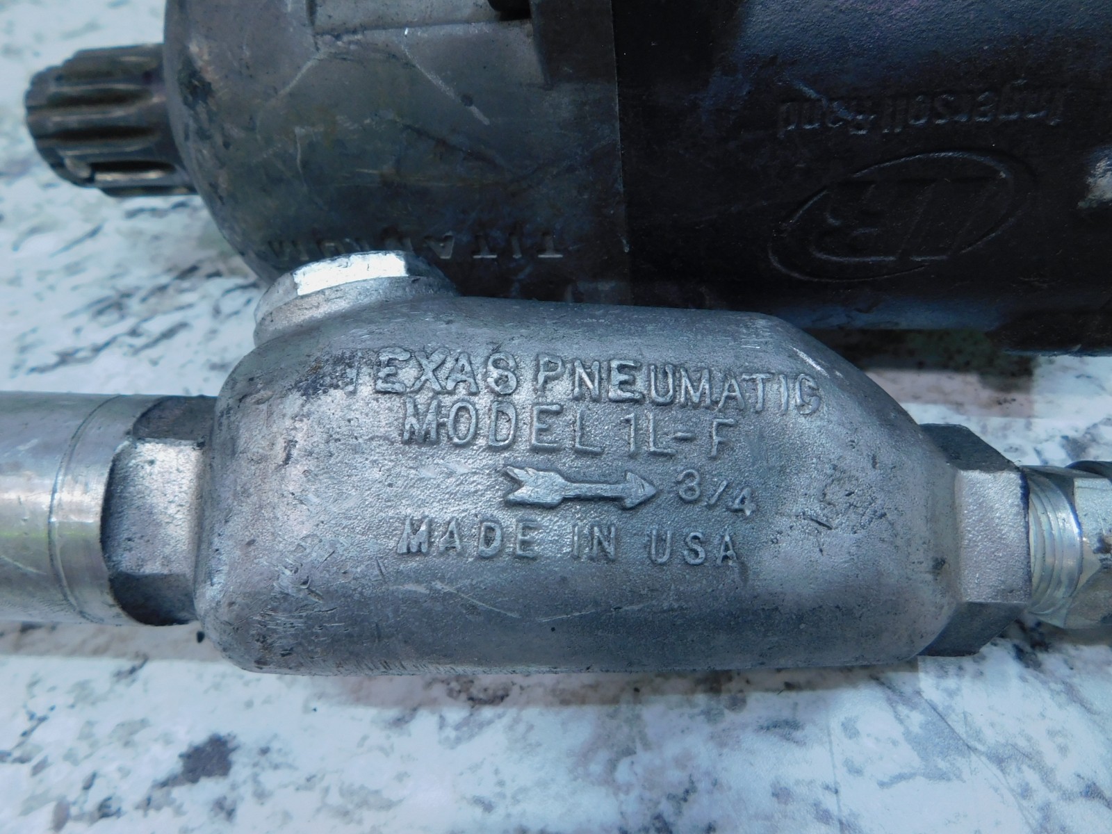 Ingersoll Rand 1.5″ Pneumatic Air Impact Wrench, D-Handle , 3956B1TI, Spline Dr.