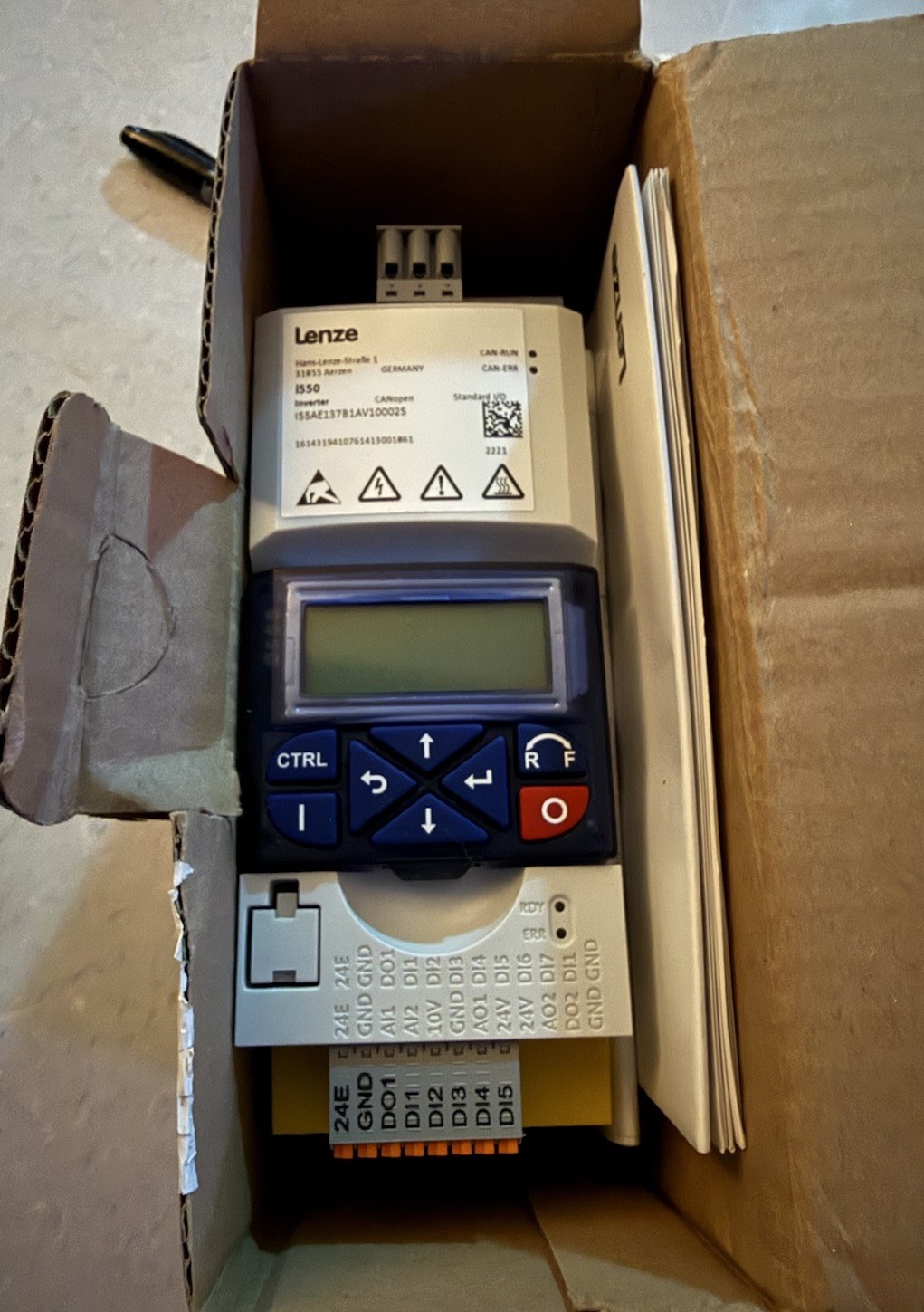 Lenze i550 I55AE137B1AV10002S Inverter Drive 0.37kW / 0.5HP 230V + Keypad Module