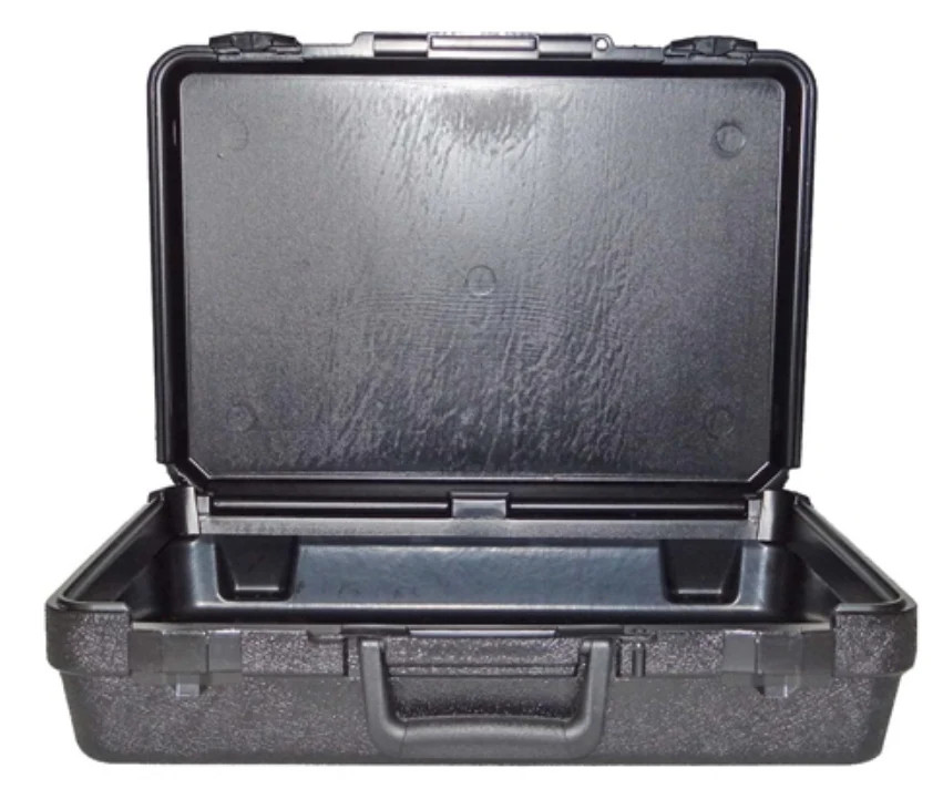 608 – PLATT LUGGAGE – BLOW MOLDED CASE – Exterior Dimensions (L x W x D): 17″ x