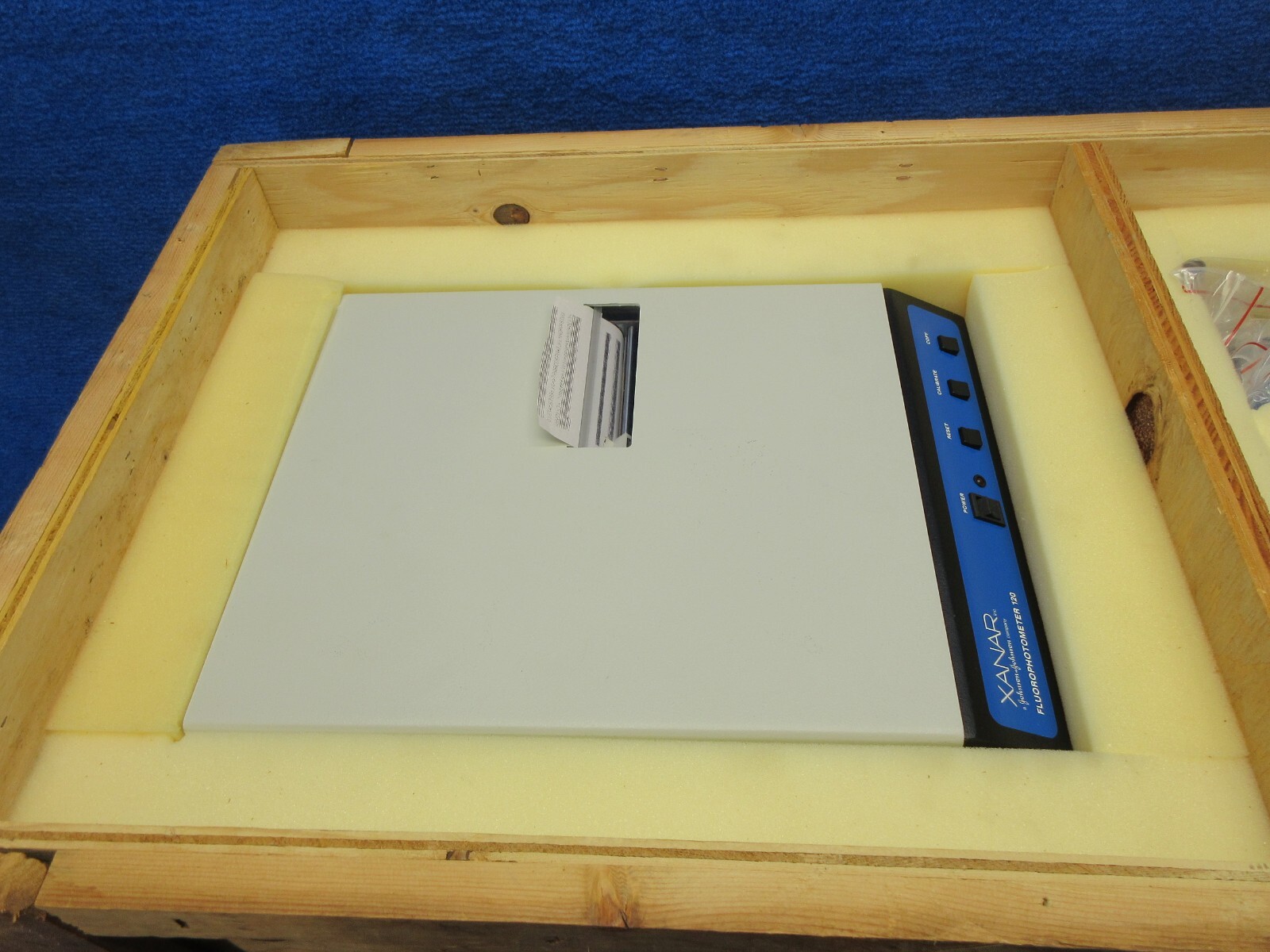 XANAR Fluorophotometer 120 Johnson & Johnson – looks unused in original crate!
