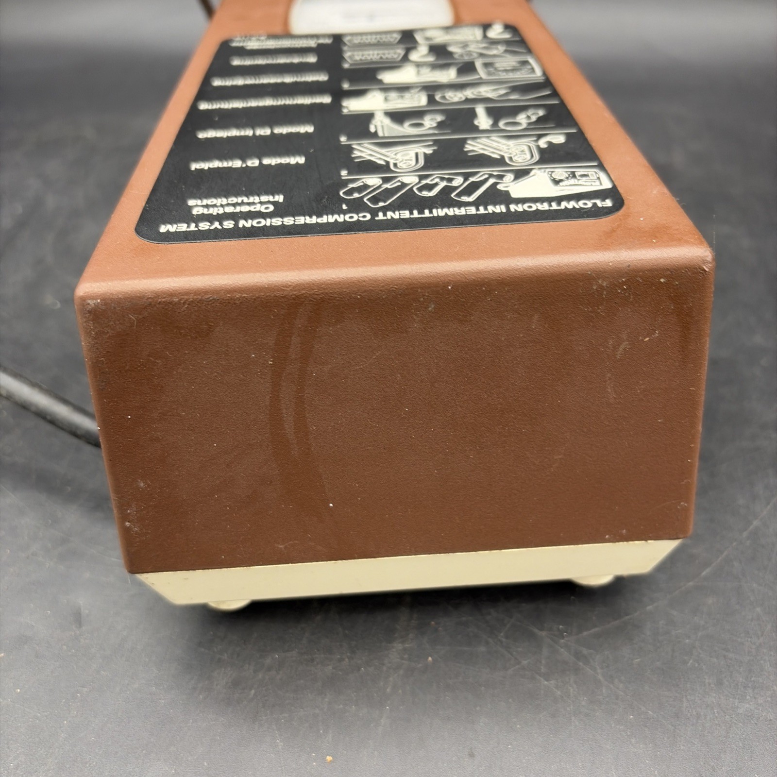 Flowtron Compression System Huntleigh Model AC 200/2.No Hoses Powers On Untested