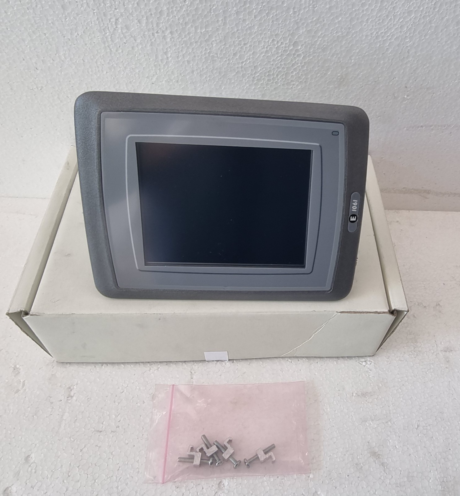 BEIJER ELECTRONICS E1061 TYPE : 07907C 24VDC HMI DISPLAY
