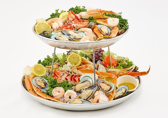 Winco ASFT-12 12″ Diameter Brushed Aluminum Seafood Tray