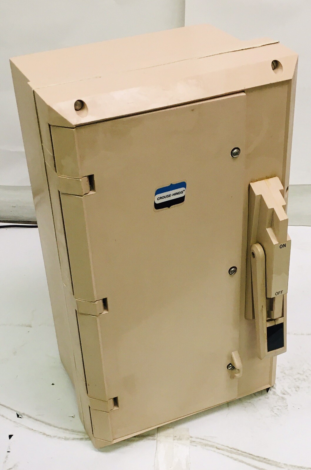 CROUSE HINDS NST1018F-D30360 30 AMP 600VAC FUSIBLE DISCONNECT SWITCH NEW IN BOX!
