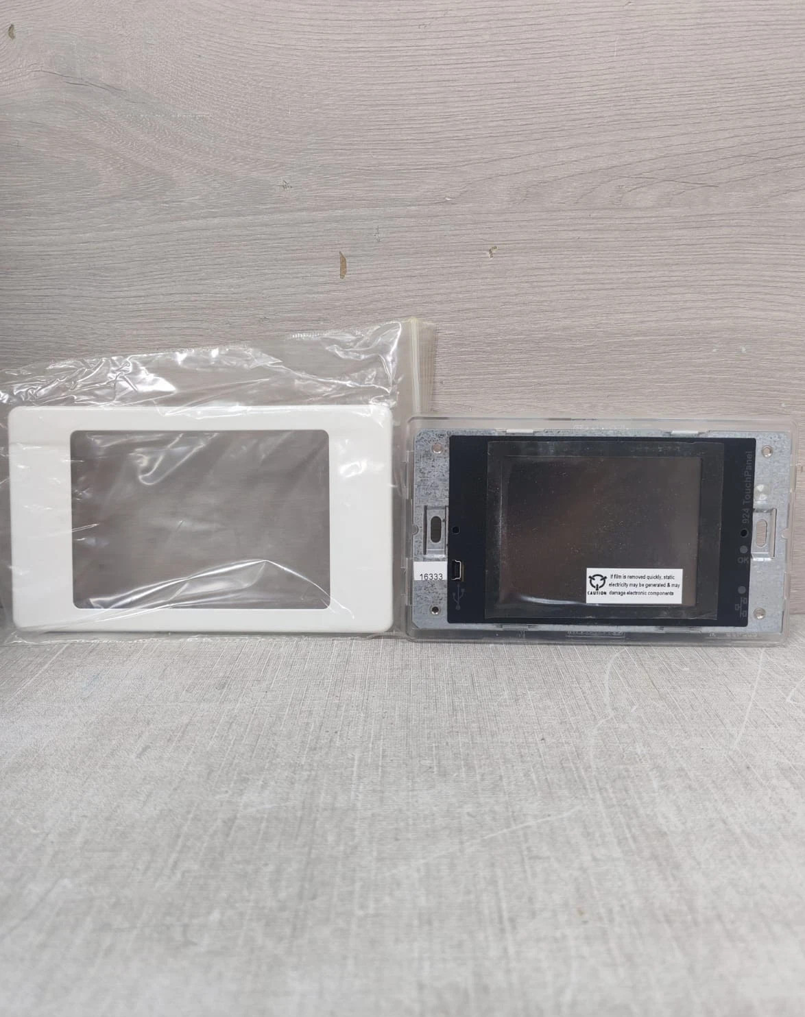 HELVAR 9240 Touch Panel S/W V3.6.5 NEW WITH FILTHY BOX White