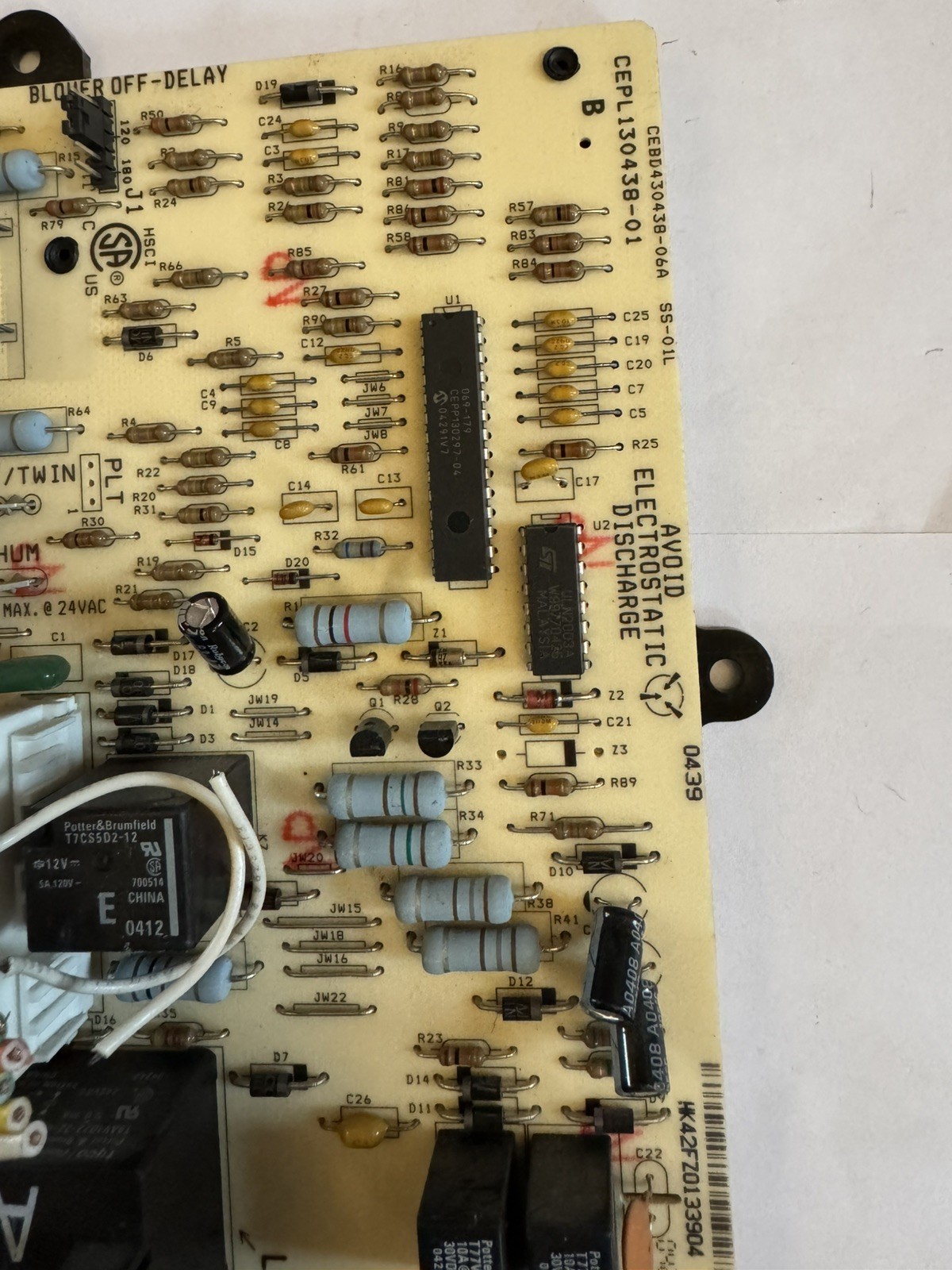 HK42FZ0133904 Carrier Bryant CEPL130438-01 Furnace Control Board