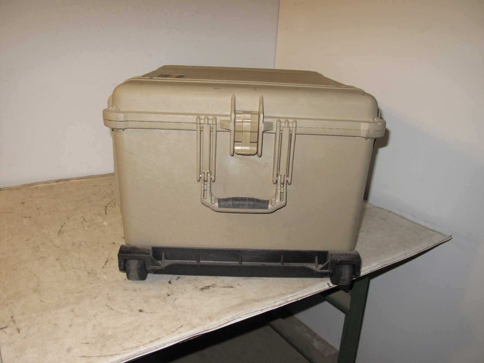 Pelican 1620 Hard Case 25x20x14 OD 21x16x12 ID Tan FDE Transit Shipping Wheels