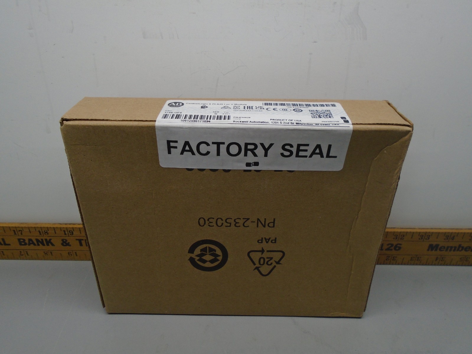 New old Stock Allen Bradley 1756-OF8 /B ControlLogix Analog Output Module N320