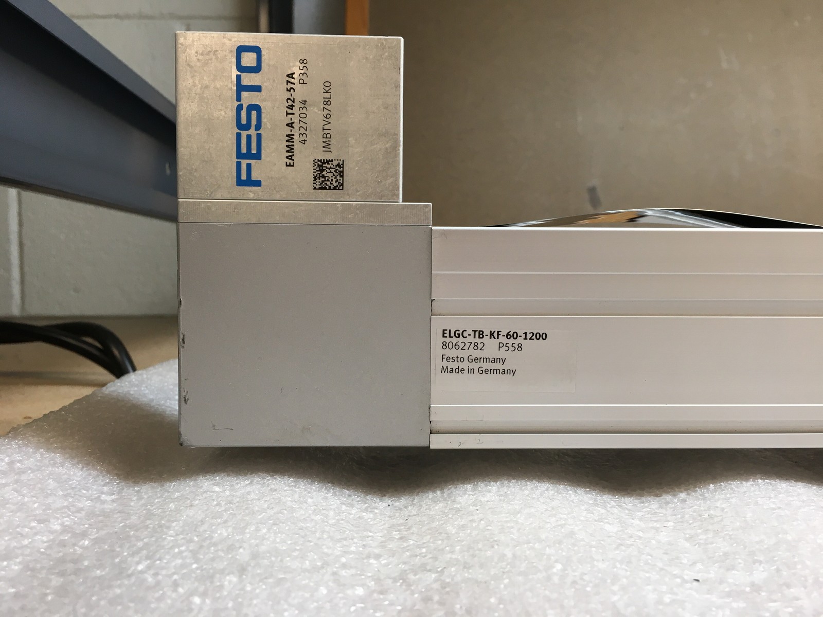 FESTO ELGC-TB-KF-60-1200 / ELGCTBKF601200 & EAMM-A-T42-57A Belt Driven Actuator
