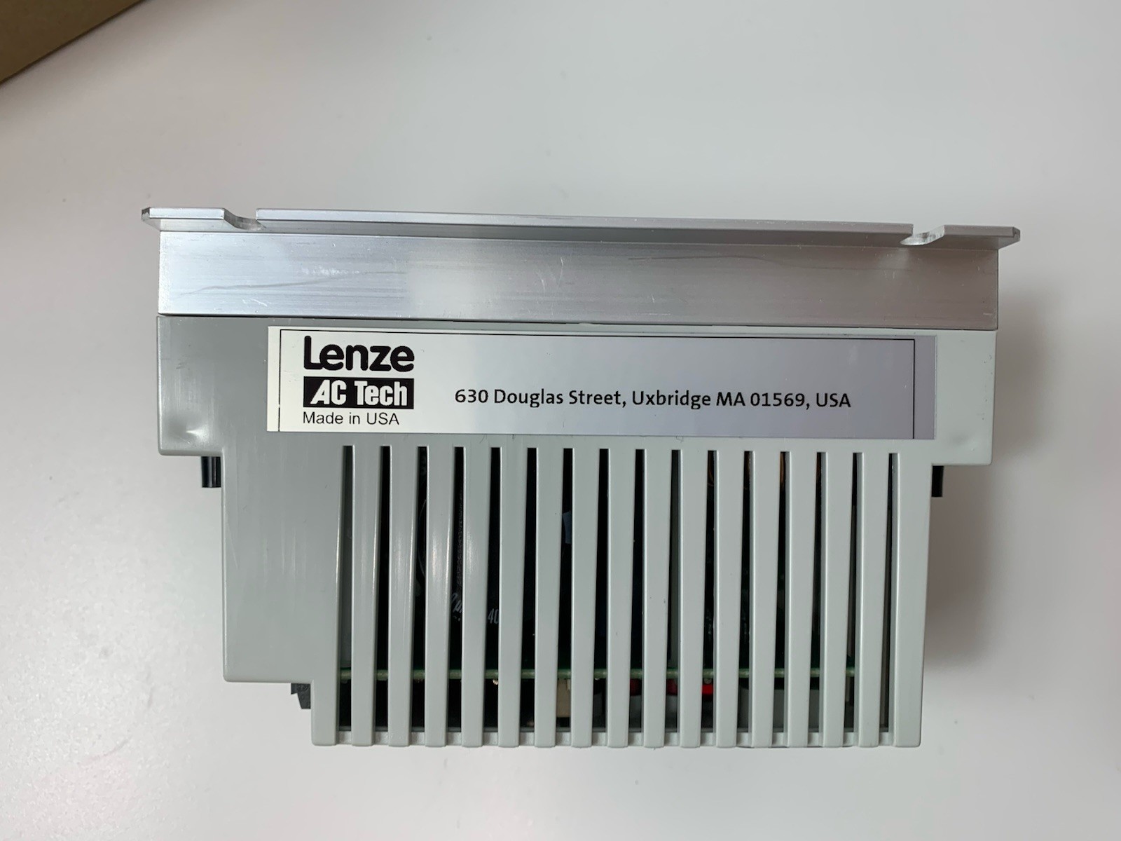 Lenze smd frequency inverter ESMD551X2SFA 0.55kW 0.75HP NEW original packaging