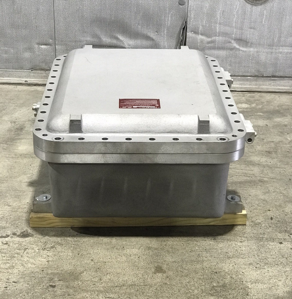 HOUSTON STOCK NEW ADALET XCE-182408-N4 EXPLOSION PROOF ENCLOSURE 18x24x8 NEMA 9