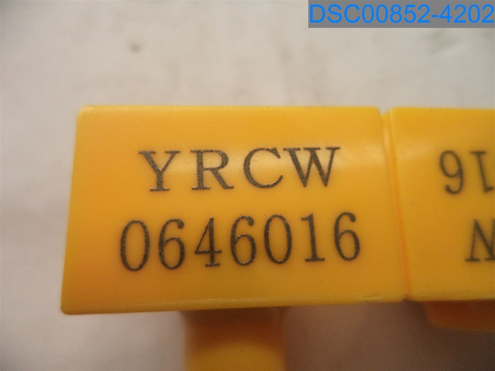Qty=200 (1 Box of 200): High Security Bolt Seal, Yellow, YRCW, 0646016