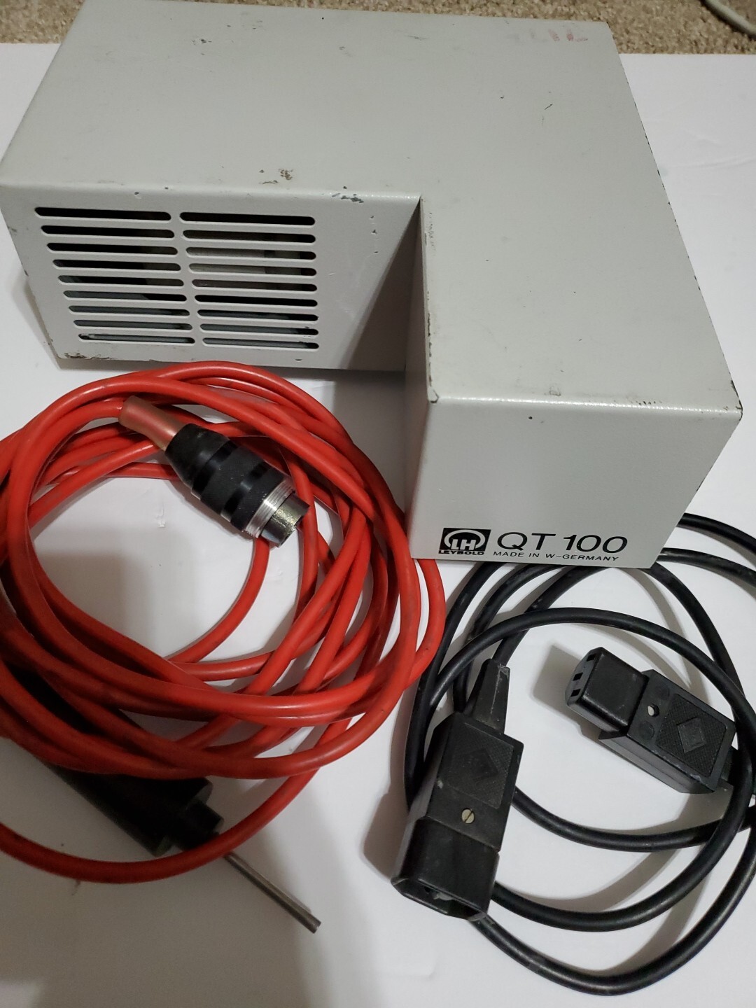 Leybold QT 100 Quick Test Sniffer Leybold UL series leak detector W/ Probe/Power