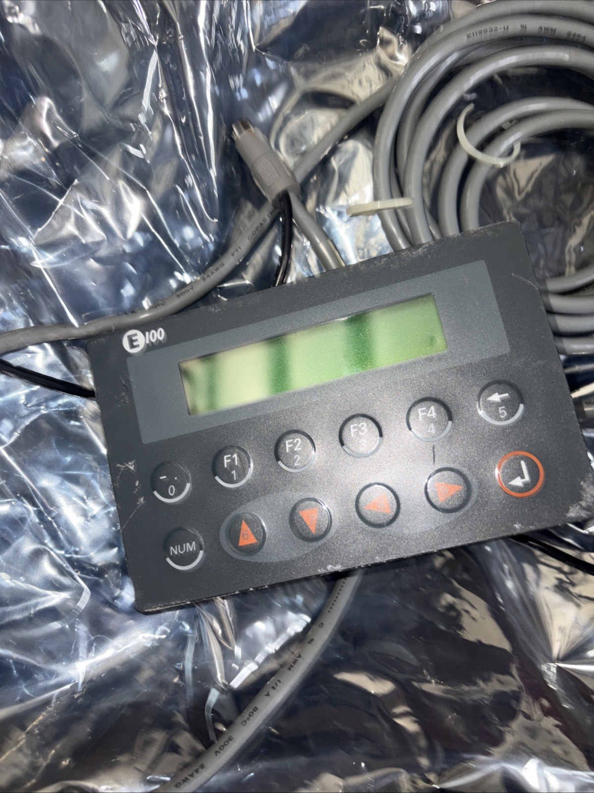 BEIJER ELECTRONICS E100 HMI OPERATOR PANEL with Cable