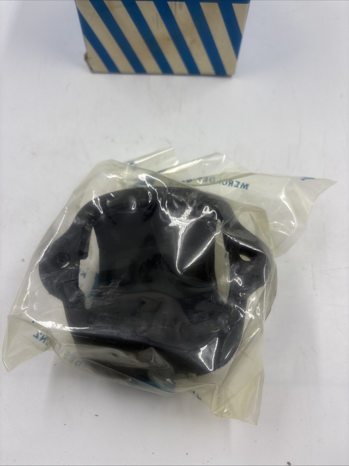 NEW OEM 1162412913 Mercedes-Benz Left Engine Mount 0810