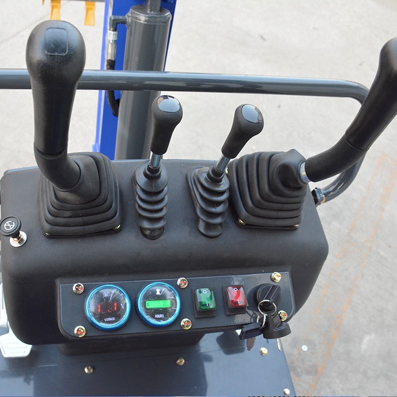 Free Shipping 13.5HP Mini Excavator 1 TON B&S EPA Engine Hydraulic Thumb Digger