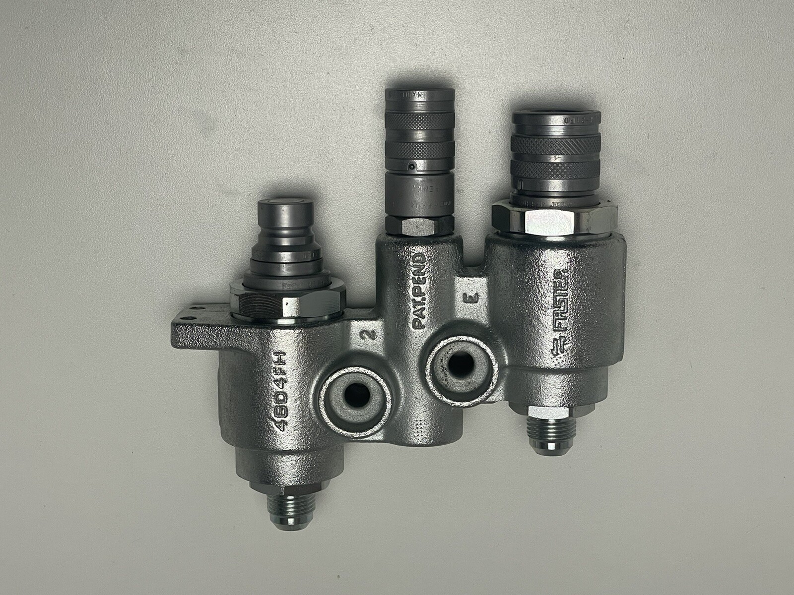Hydraulic flat face Manifold