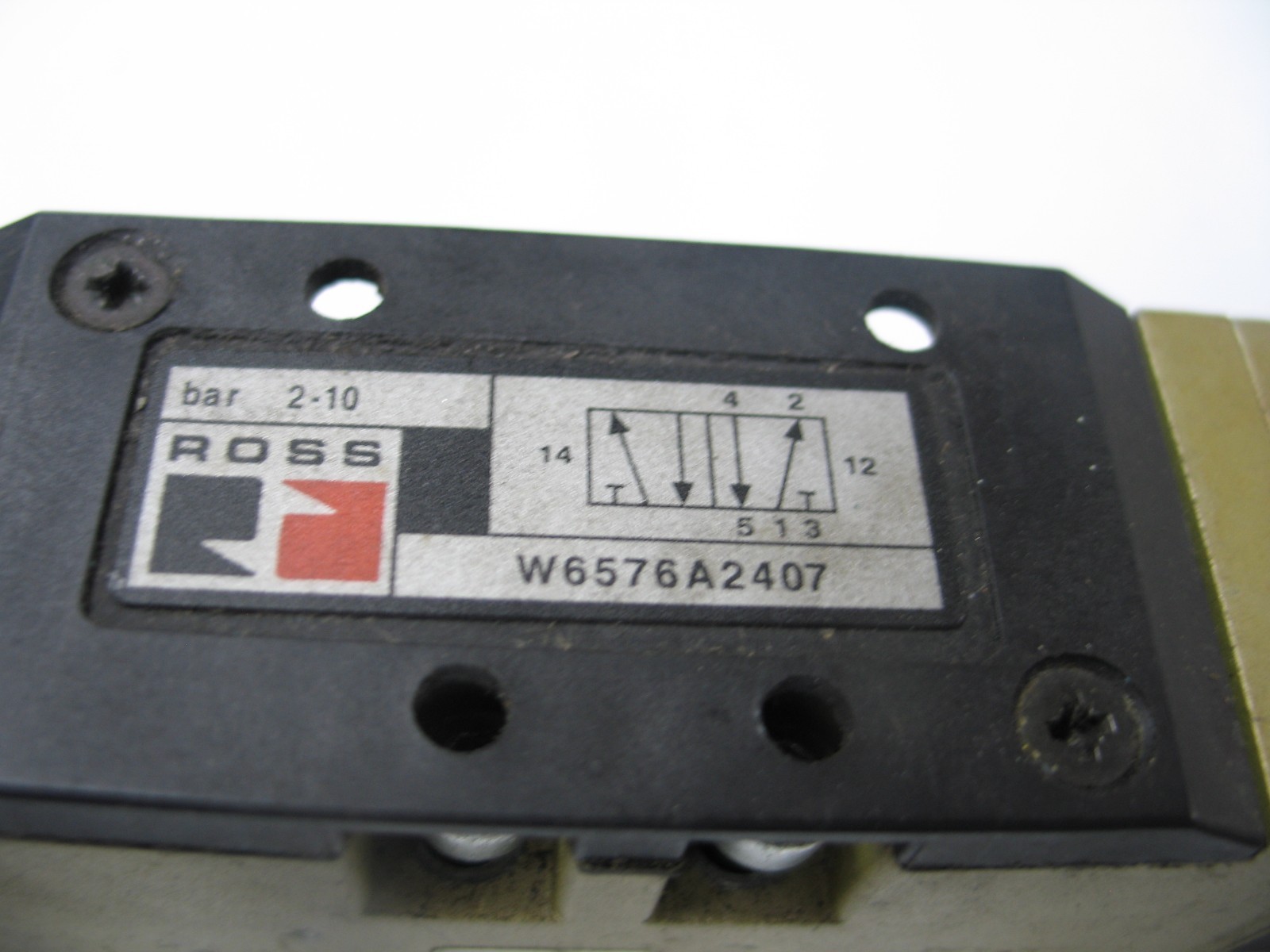 ROSS W6576A2407 5W/2P DUAL SOLENOID VALVE PILOT CTRL SUB-MOUNT 24VDC Q0153B