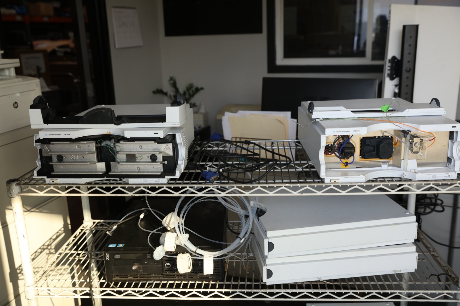 Agilent 1200 HPLC System G1316A, G1315B, G1311A, G1367C, G1379B