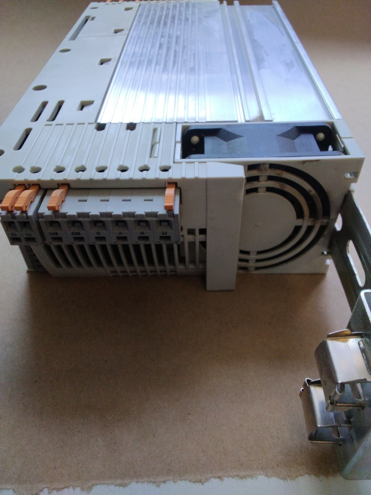 Lenze E82EV152_4B