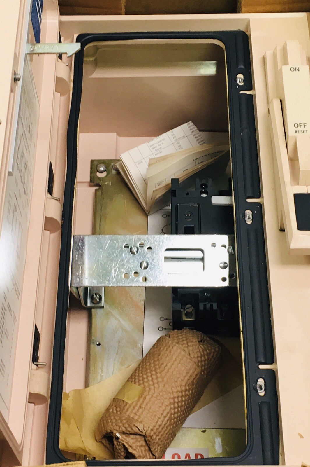 CROUSE HINDS NCB1018F-WT-30-EHB24 30 AMP CIRCUIT BREAKER ENCLOSURE !NEW IN BOX!