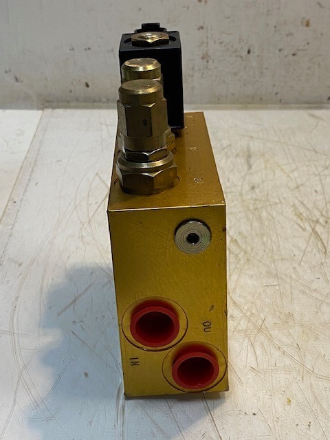 Vickers MCD-4185 Industrial Hydraulic Manifold Control Valve Block