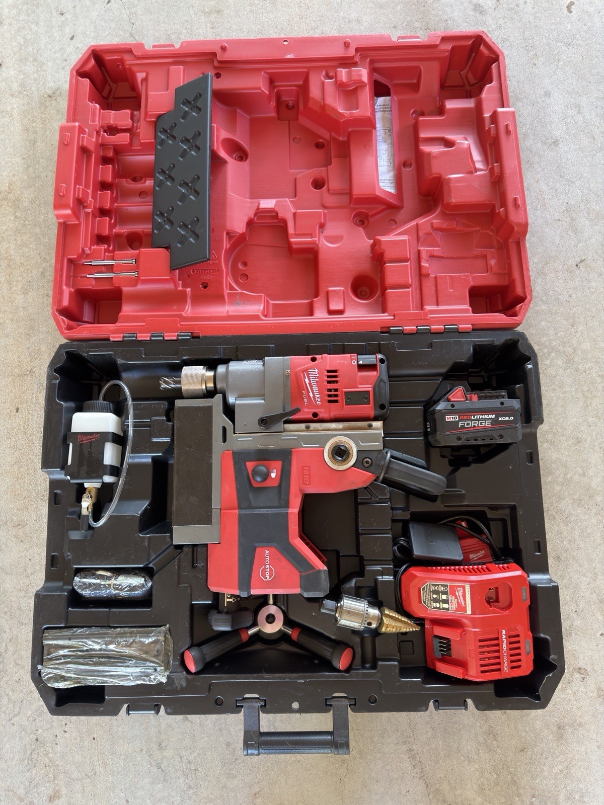 Milwaukee M18 FUEL Magnetic Drill Press Kit FORGED LITHIUM 8.0 Battery,Charger