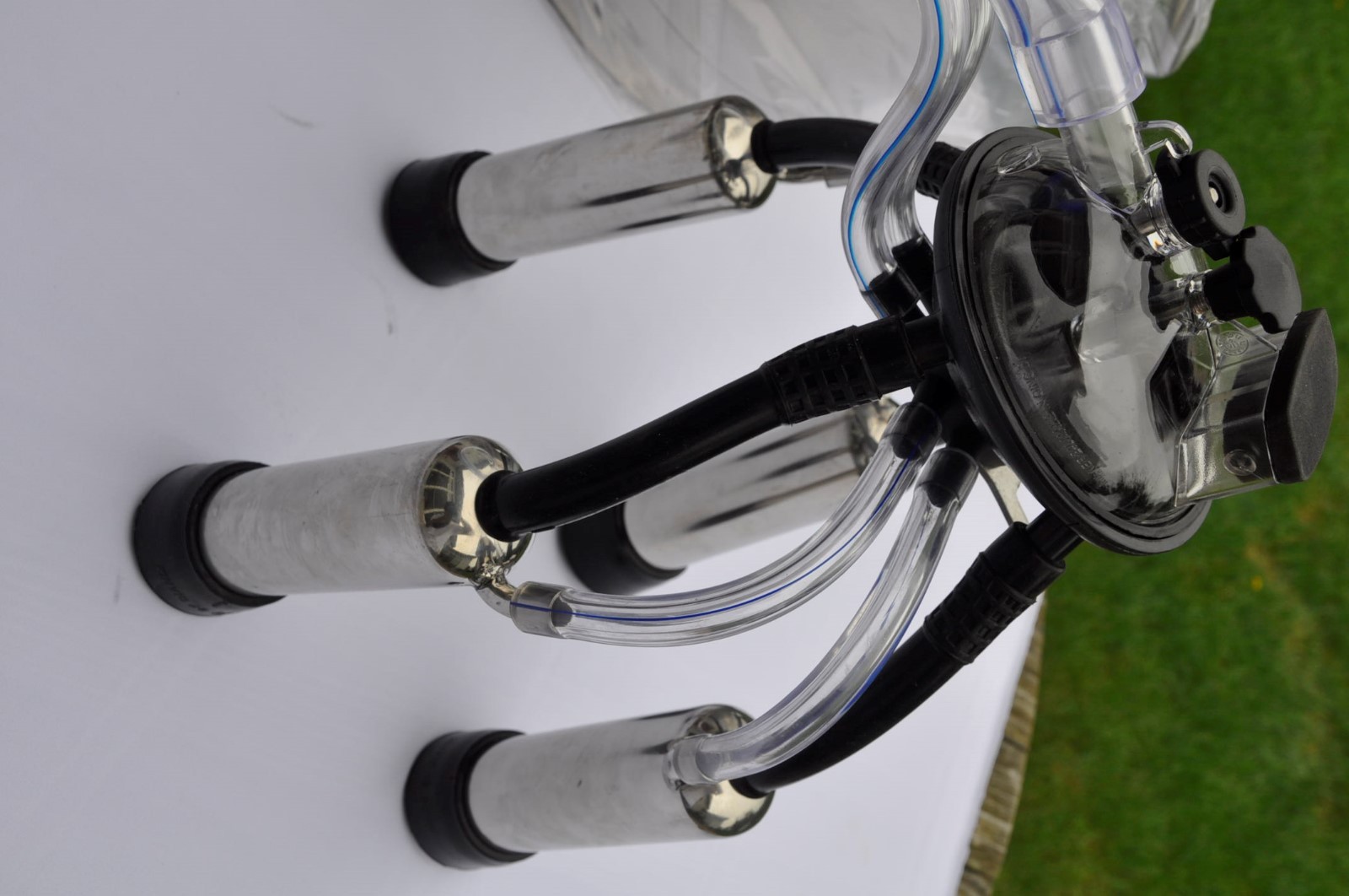 Cow Milking Machine:Milker Claw Cluster 4SS Teat-cups Shells+Liners MC30 Delaval