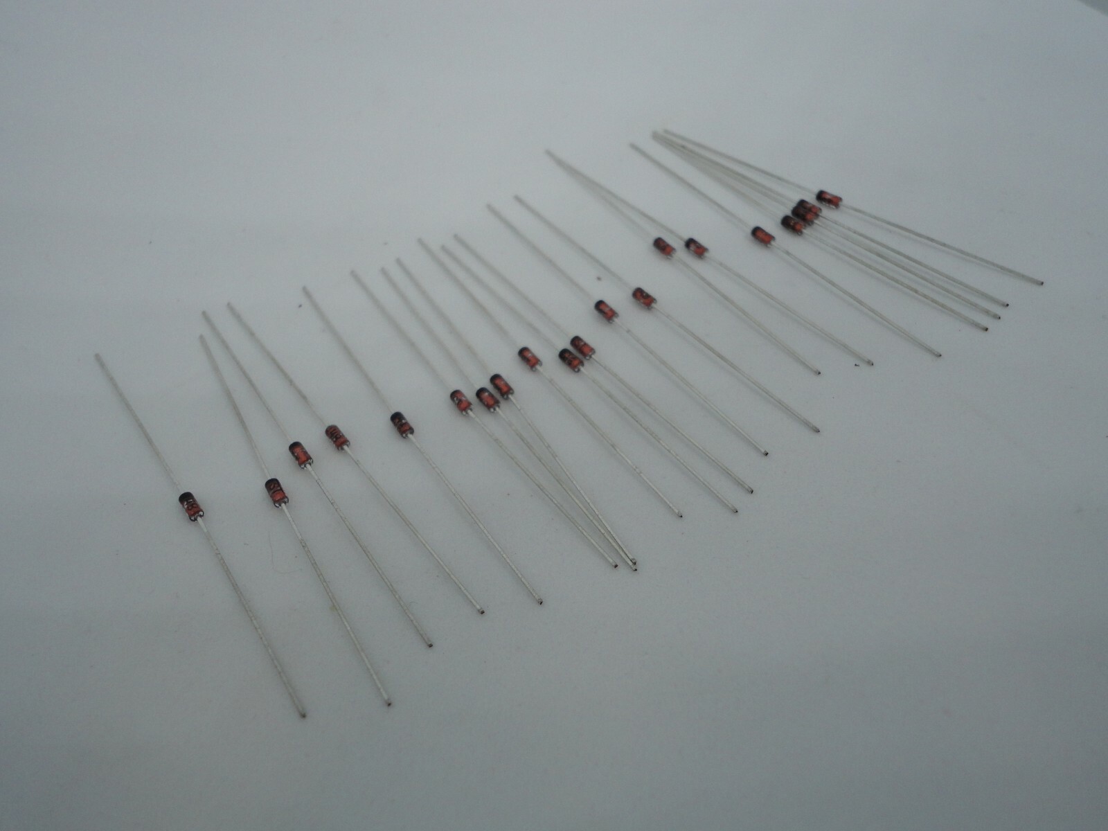 20 Pcs Pack Lot 1N4148 DO-35 High Speed Nano Micro Switching Signal Glass Diode