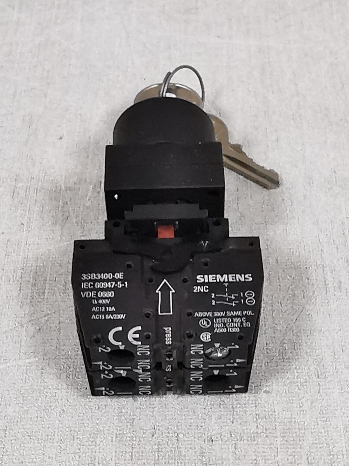 LOT 2PCS SIEMENS 3SB3400-0E KEYSWITCH