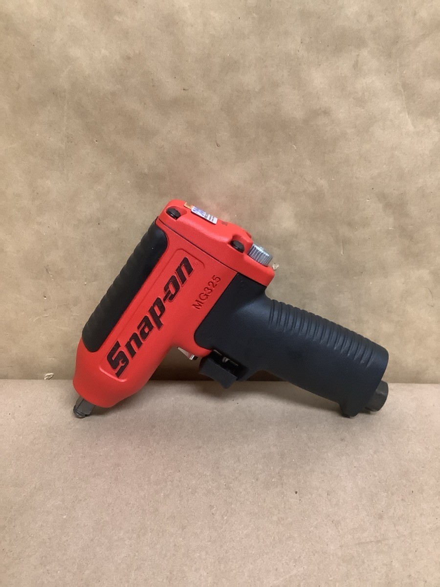 SNAP-ON MG325 3/8″ DRIVE AIR IMPACT WRENCH IN BOX (B42010713)