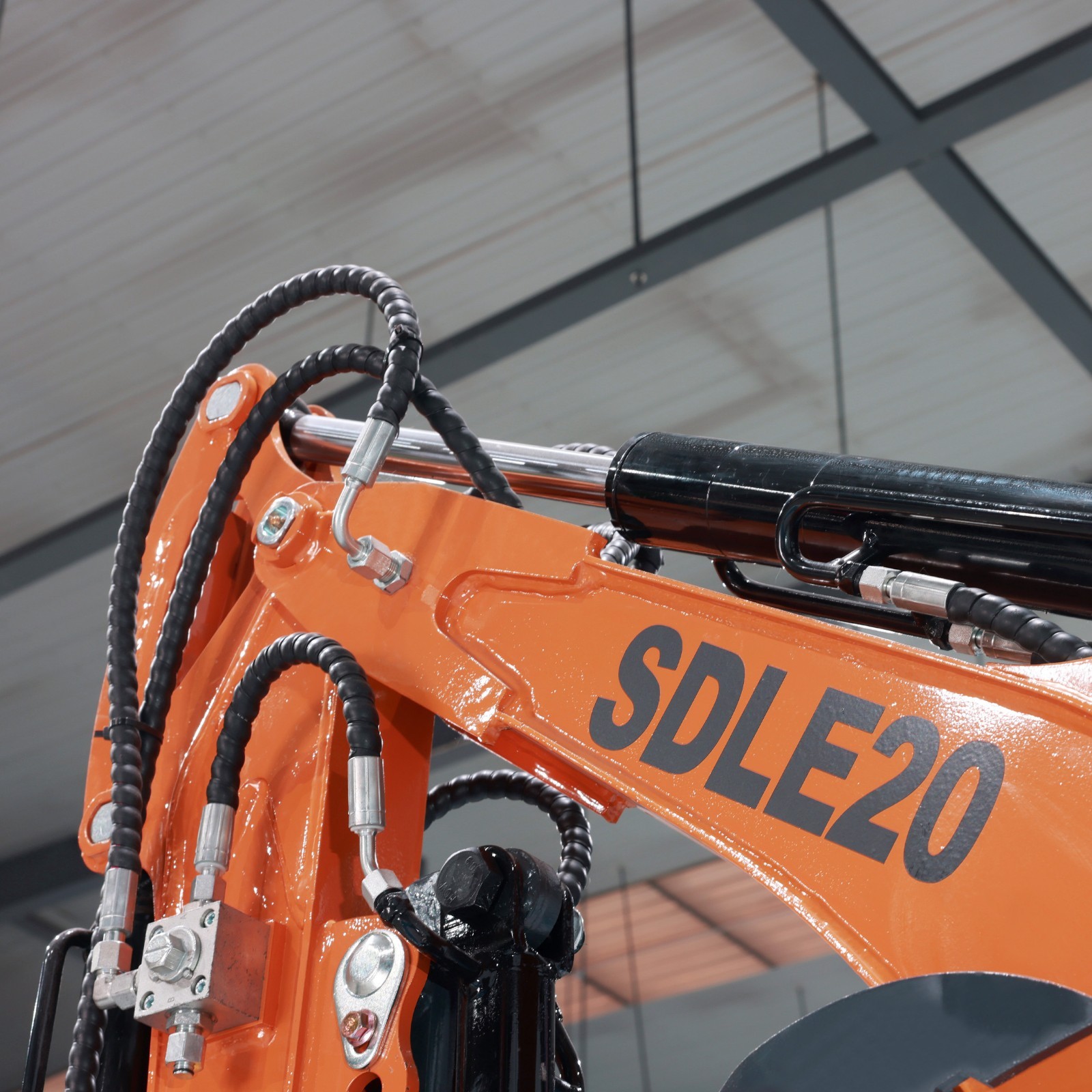 20HP Kubota EPA Mini Excavator | Hydraulic Thumb, Side Tilt & Wide Tracks