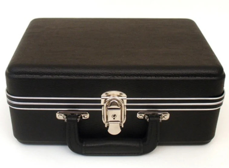 1412 – PLATT LUGGAGE – LIGHT-DUTY ABS CASE – Interior Dimensions (L x W x D): 12